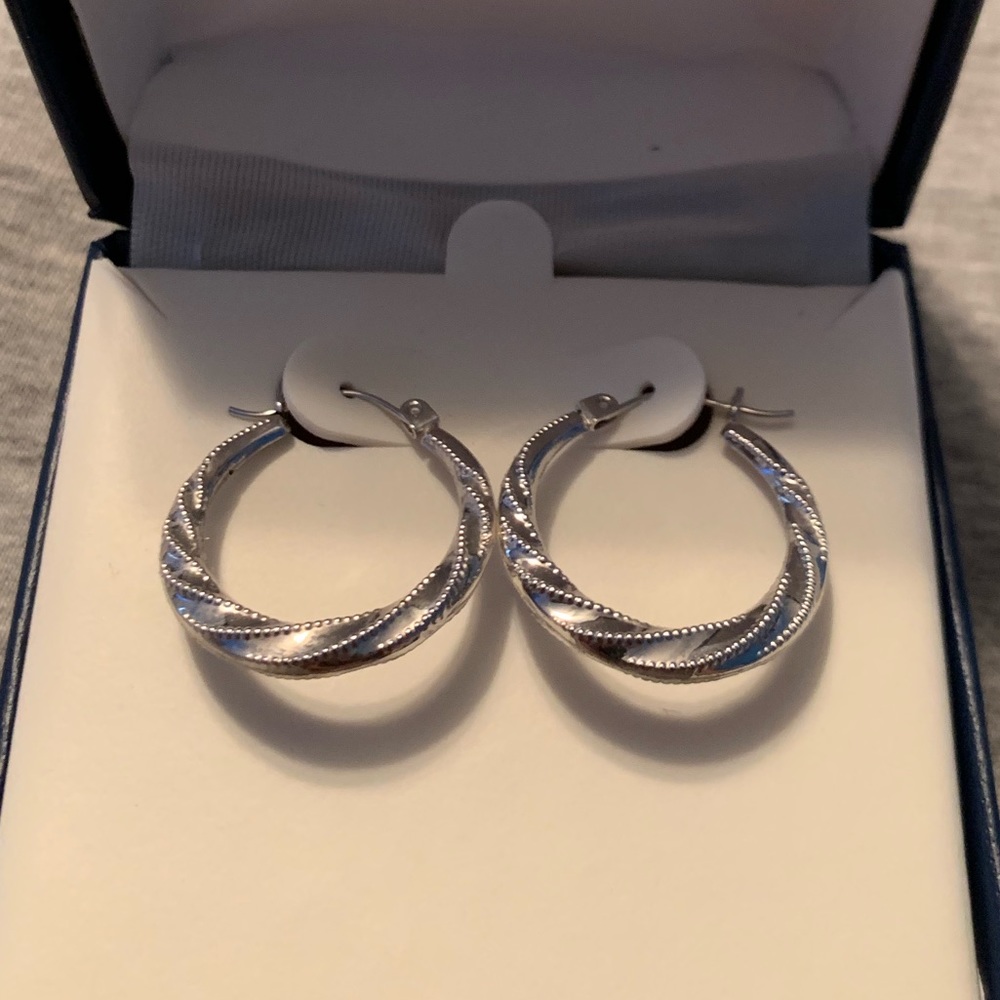 NWOT Hoop earrings